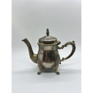 Vintage International Silver Co silver plated Creamer with lid. 5.5 Tall X 6.5 W